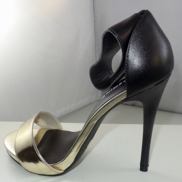*SOLD* Open Toe Ankle Strap Stiletto Heels - Picture 3 of 7